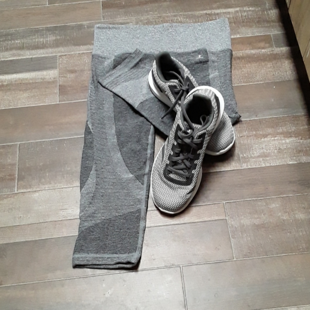 ADIDAS WOMENS ATHLETIC SHOE